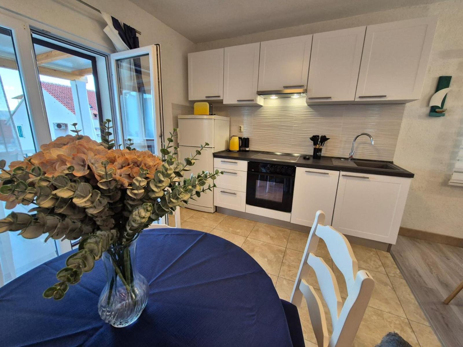 Apartment Buktenica